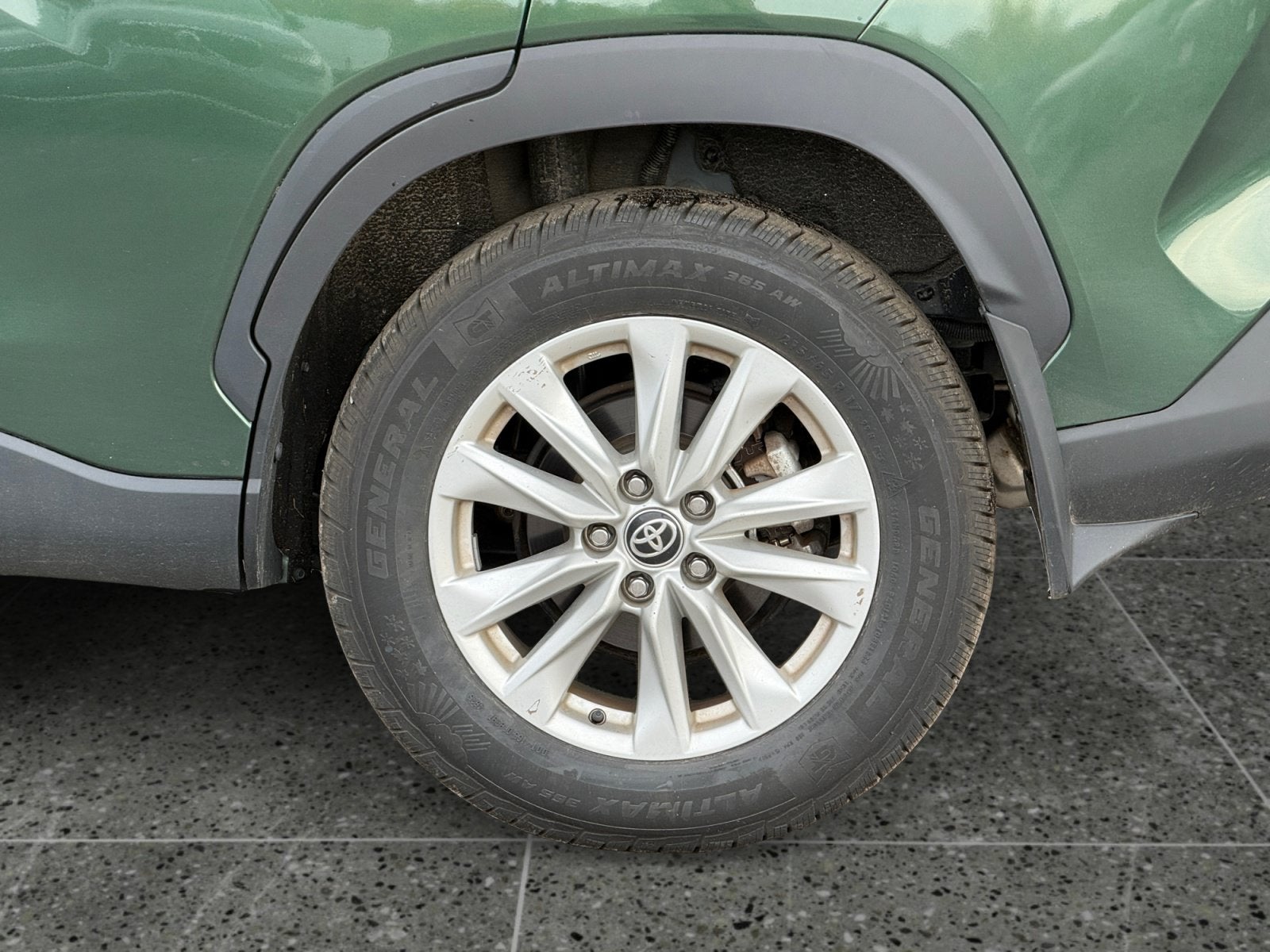 2024 Toyota Corolla Cross LE