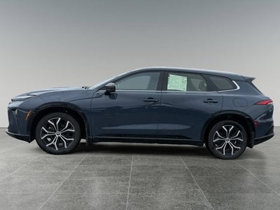 2025 Toyota Crown Signia XLE