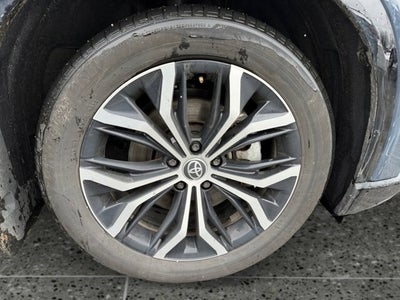 2025 Toyota Crown Signia XLE