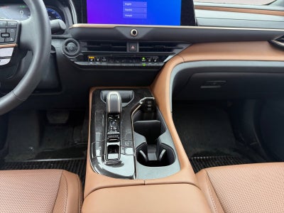 2025 Toyota Crown Signia Limited