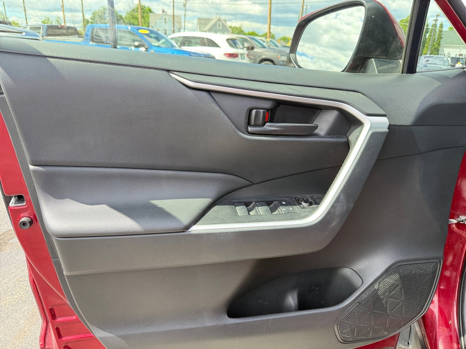 2019 Toyota RAV4 Hybrid LE