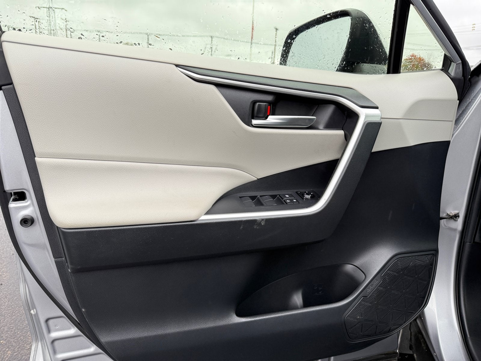 2019 Toyota RAV4 Hybrid XLE