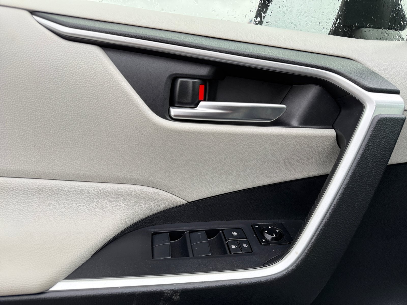 2019 Toyota RAV4 Hybrid XLE