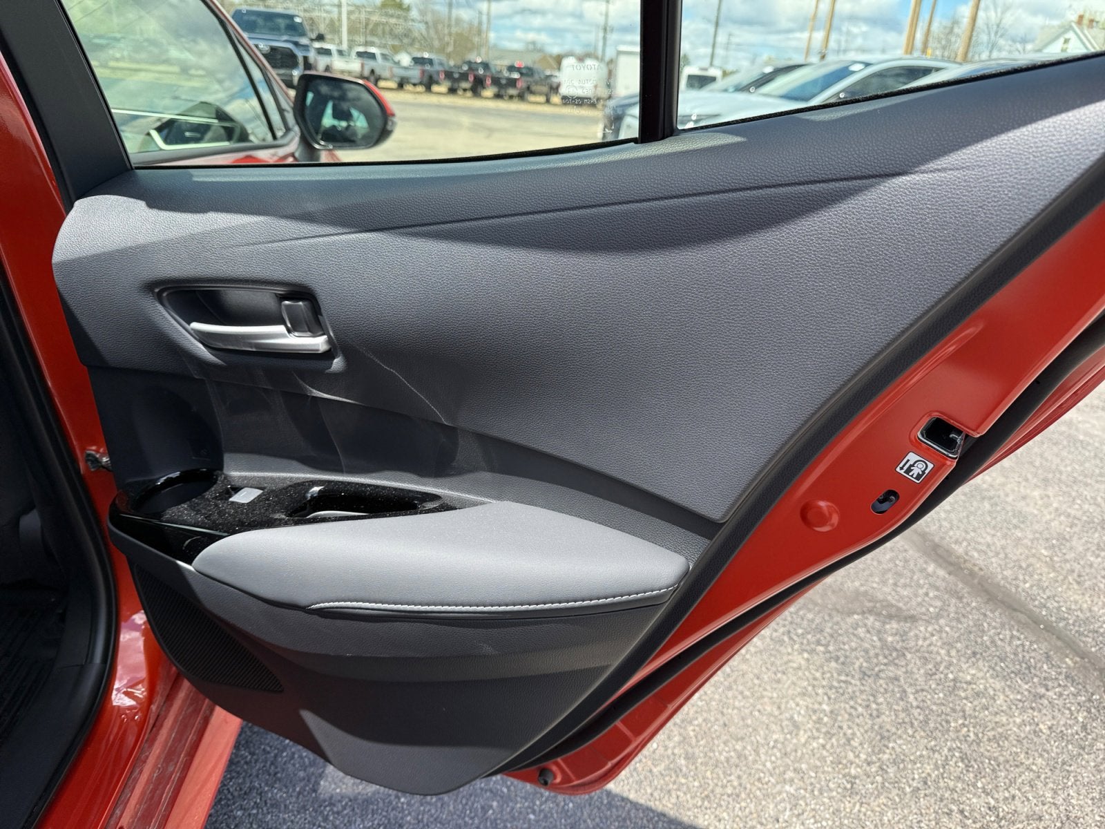 2025 Toyota Corolla Hatchback SE