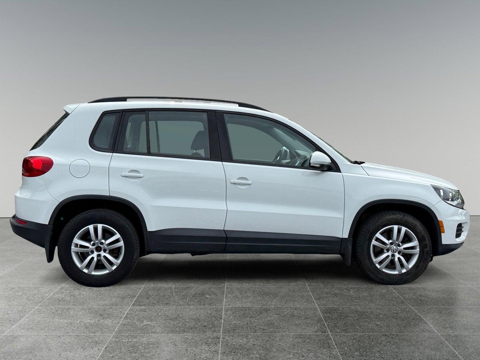 2015 Volkswagen Tiguan Base