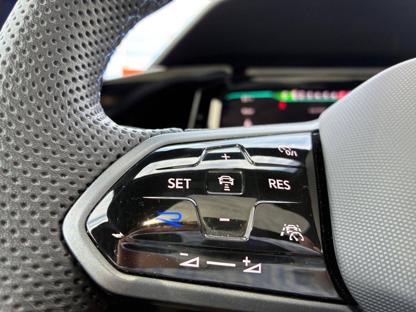 2024 Volkswagen Golf R 2.0T