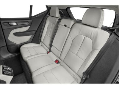 2022 Volvo XC40 Momentum