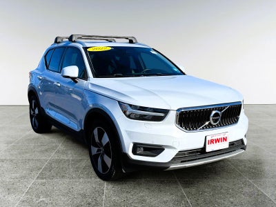 2022 Volvo XC40 Momentum