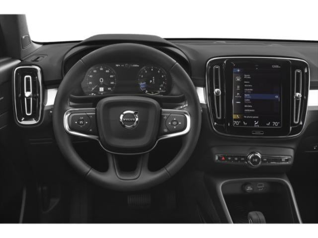 2020 Volvo XC40 Momentum