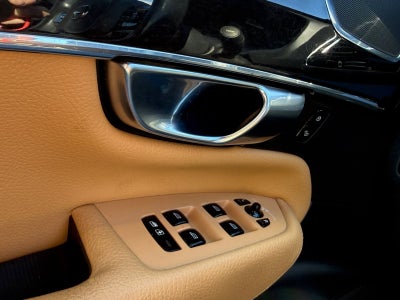 2018 Volvo XC90 Momentum