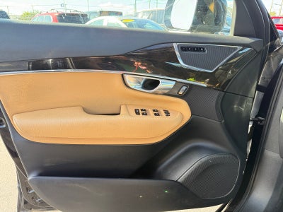 2018 Volvo XC90 Momentum