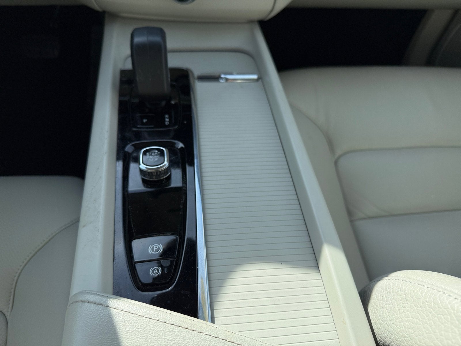 2023 Volvo XC60 Core