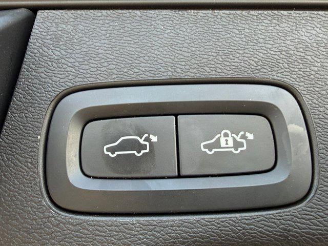 2023 Volvo XC60 Core